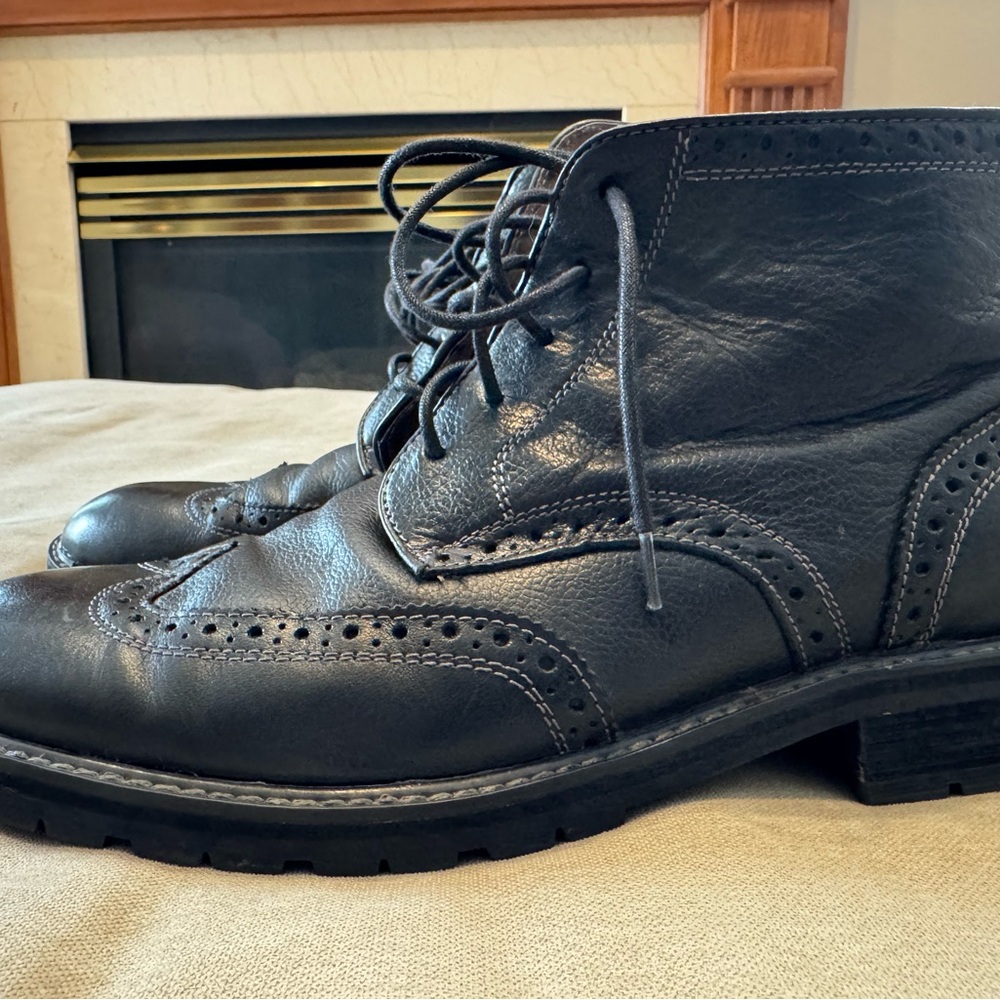 Florsheim wingtip boots, size 10